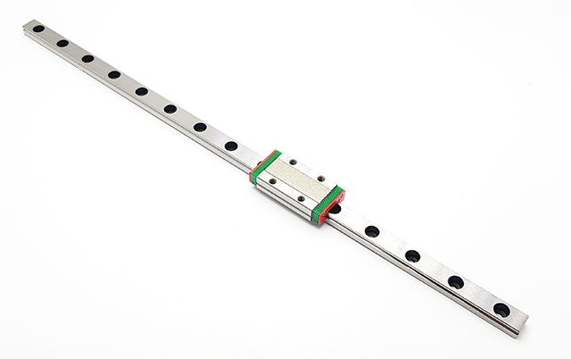 Prizmatický lineární pojezd 400mm s ložiskem MGN12H